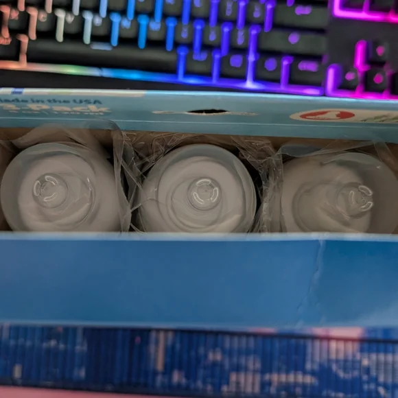 Dr. Brown's Anti-Colic Baby Bottle - White - Picture 4 of 4